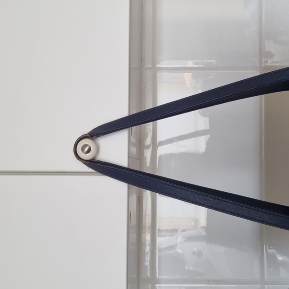 Large Oroton Tote. - Picture 2 of 5